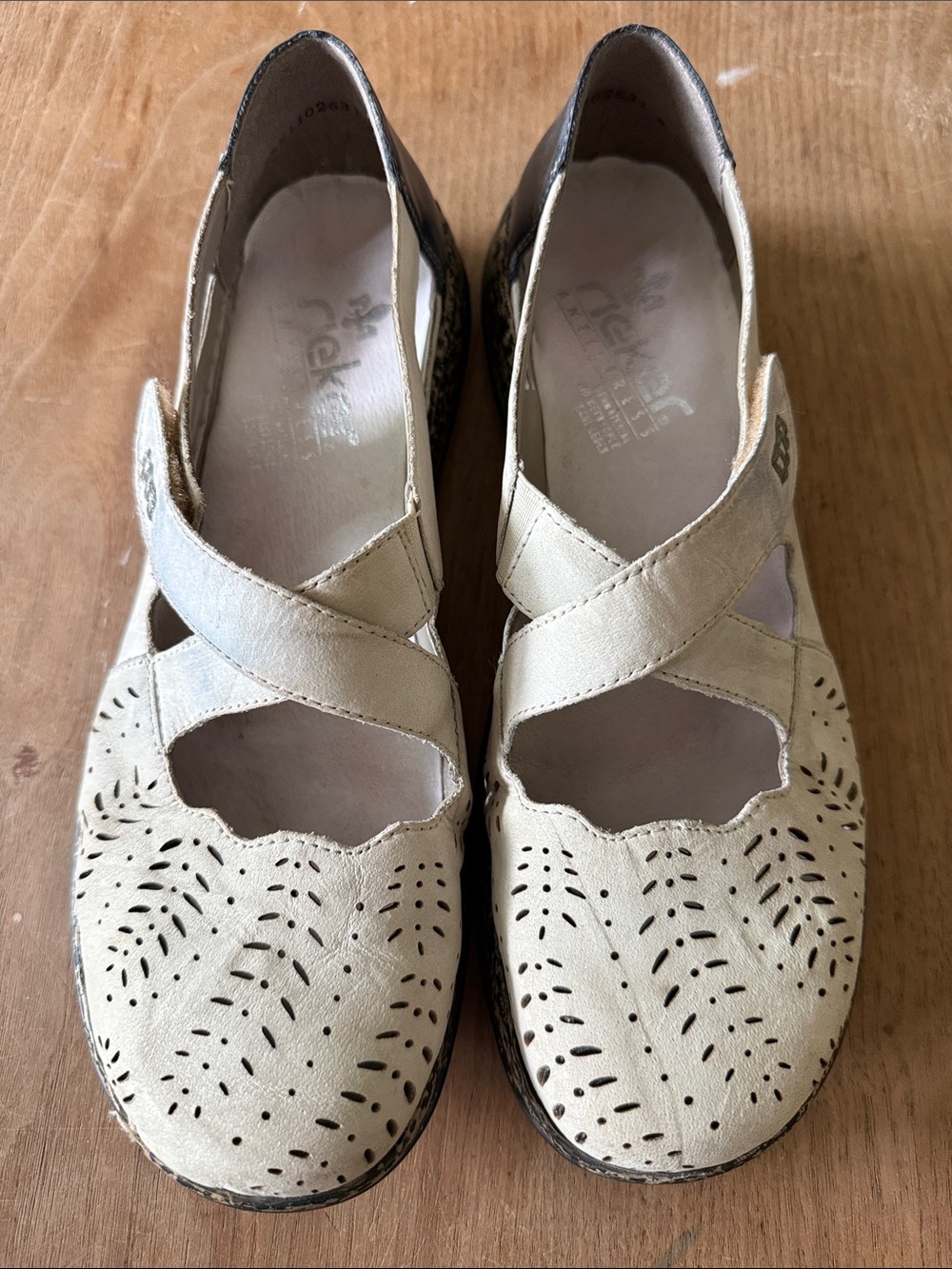 Rieker Mary Jane Perforated Cross-Strap Leather Flats EU42 10.5/11 Comfort